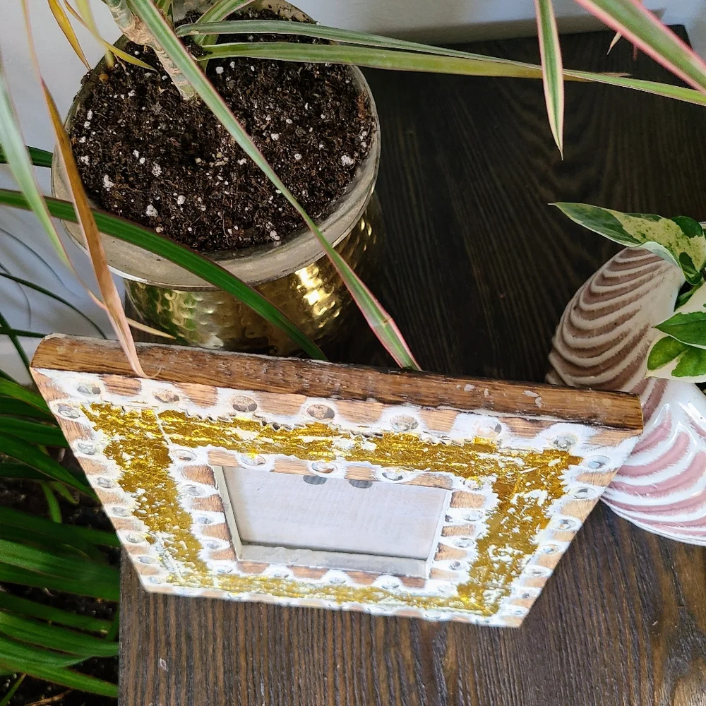 Azzure Home Gold-Flaked Square Wooden Photo Frame - Picture 5 of 8